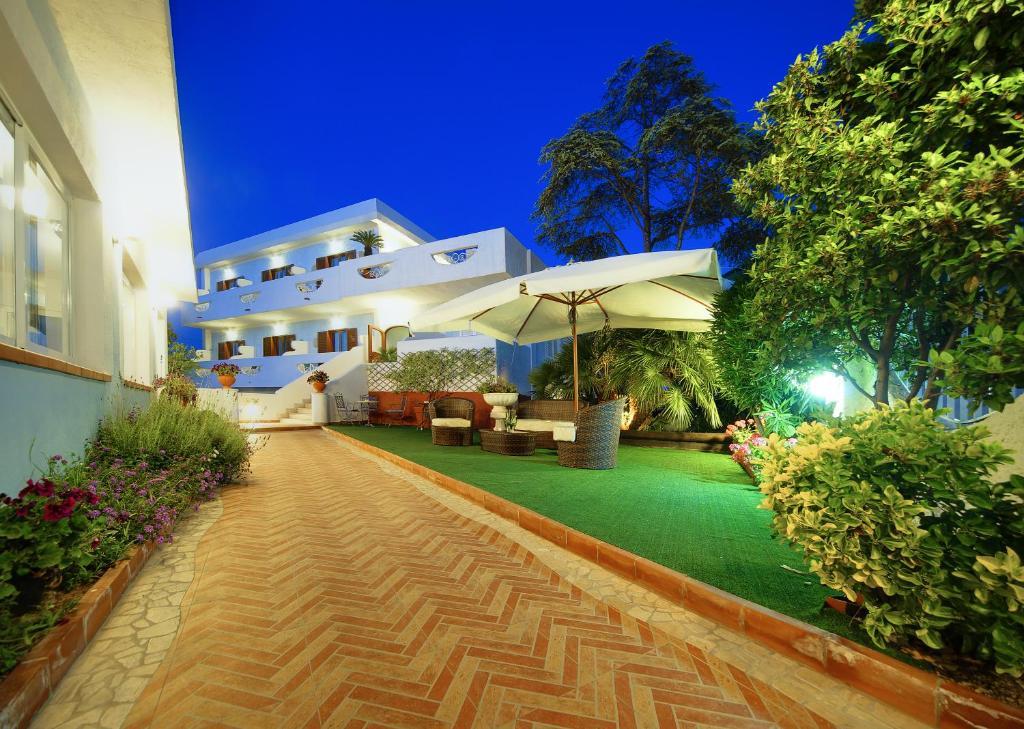 Iris Hotel Forio di Ischia Buitenkant foto