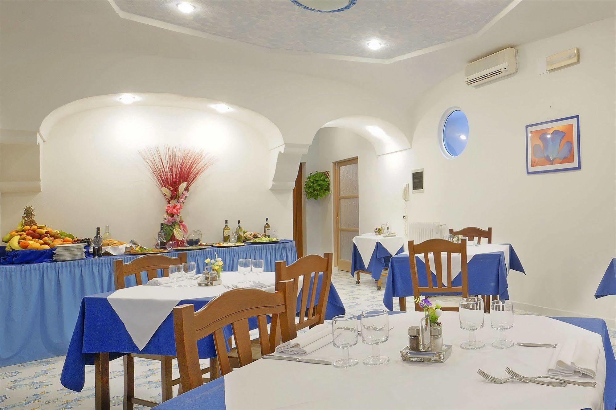 Iris Hotel Forio di Ischia Buitenkant foto