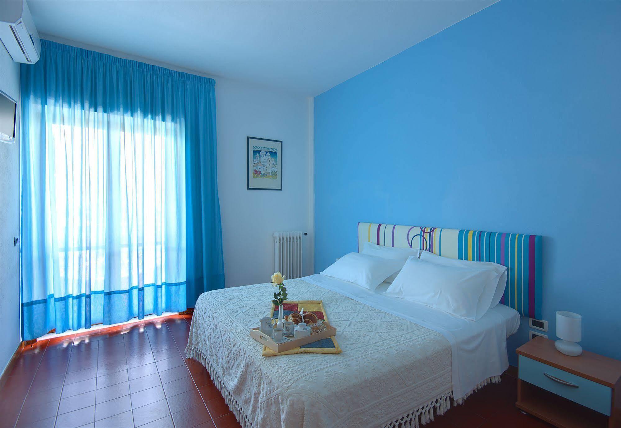 Iris Hotel Forio di Ischia Buitenkant foto