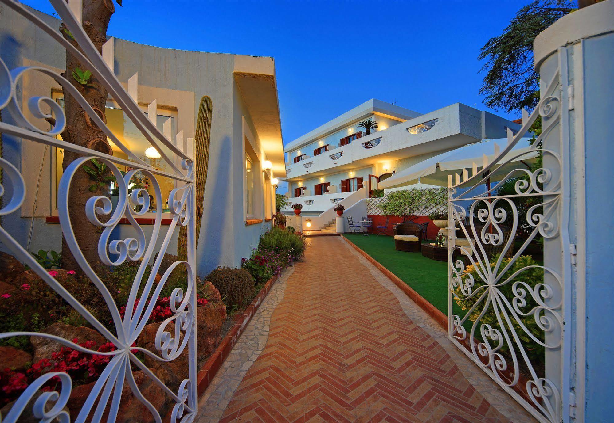 Iris Hotel Forio di Ischia Buitenkant foto